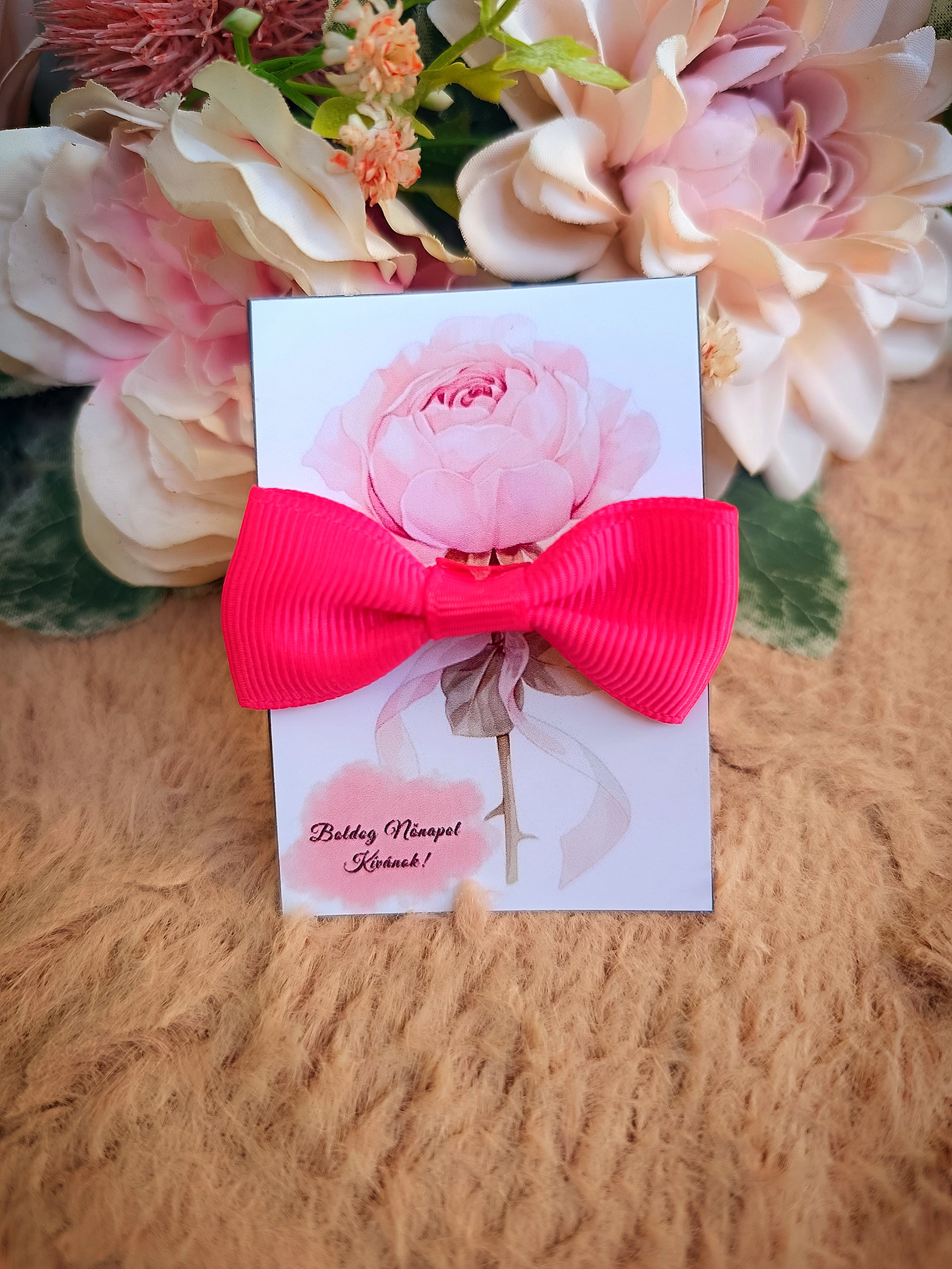 Ajándék masni hajgumi nőnapi sötétpink